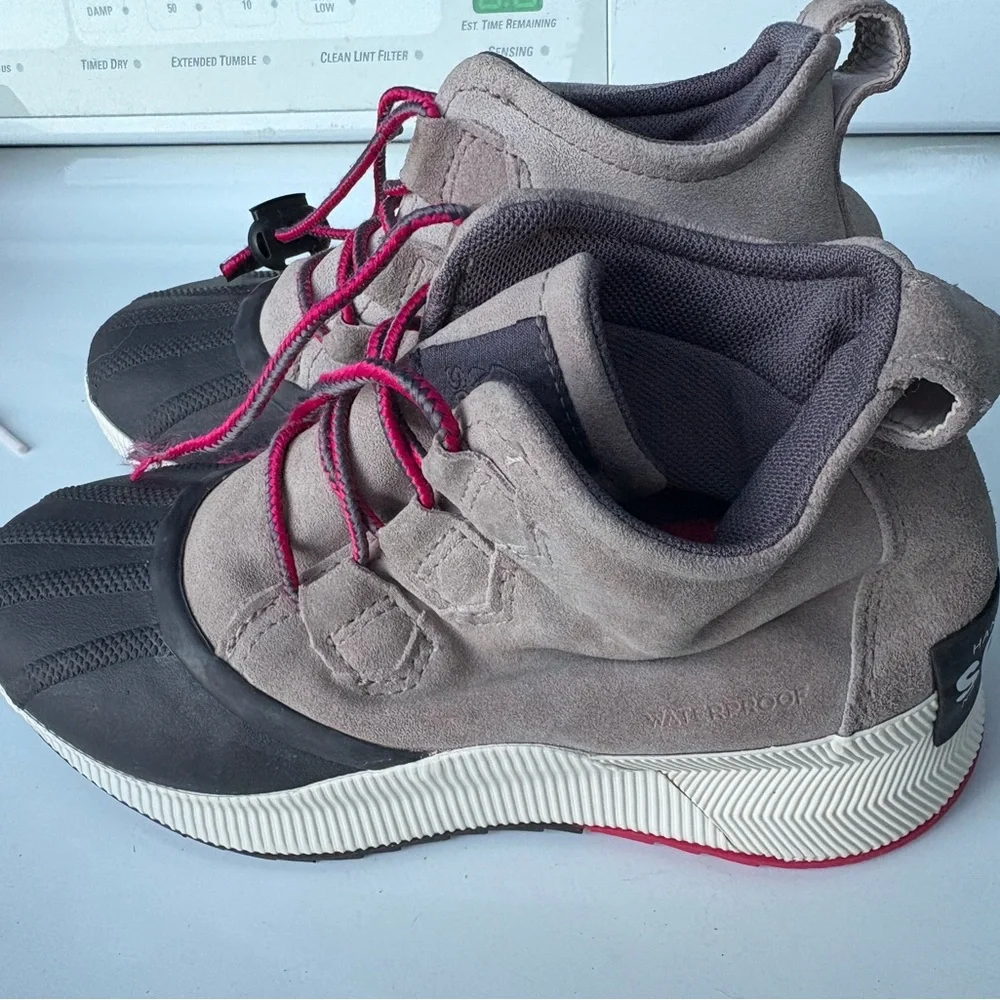 Sorel Gray and Pink Sneakers - Picture 2 of 4